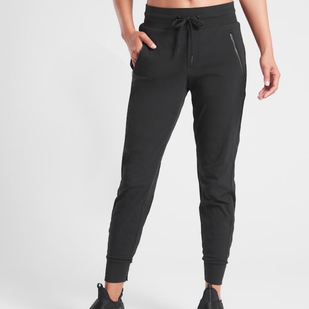 Athleta Trekkie North Jogger Size: 4 Tall